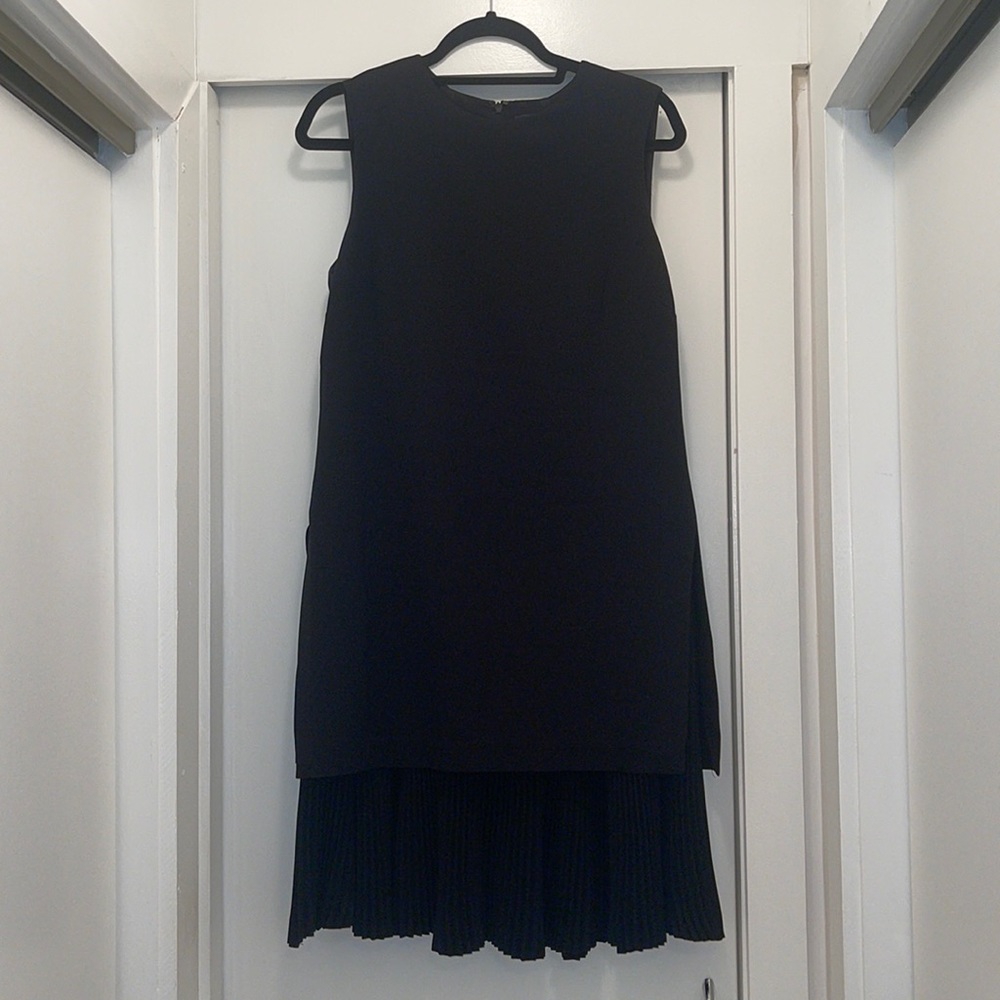 Theory Black Malkan Pleated Crepe Dress. Size 10.